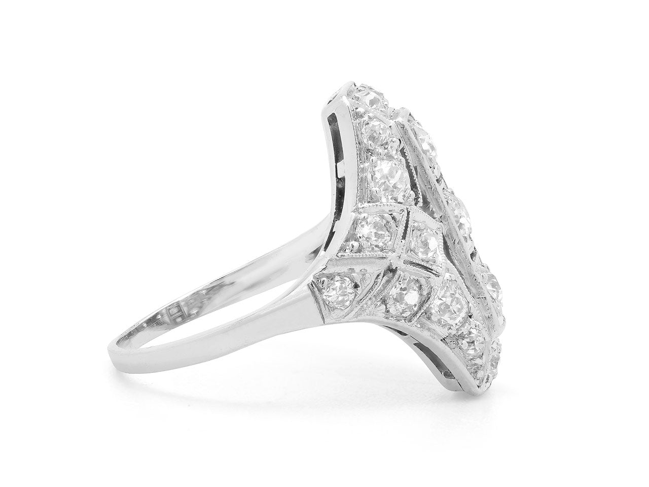 Art Deco Diamond Ring in Platinum