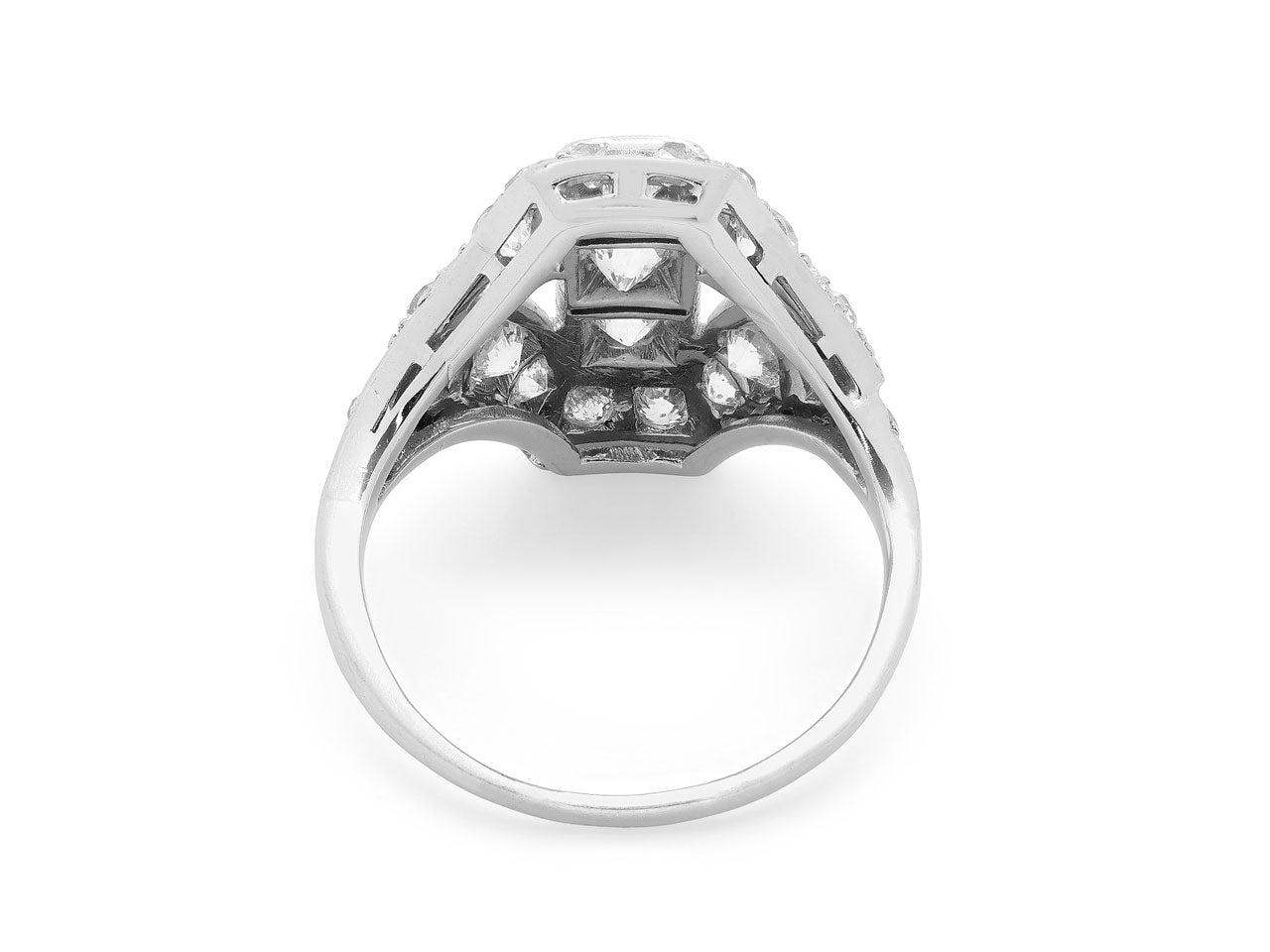 Art Deco Diamond Ring in Platinum