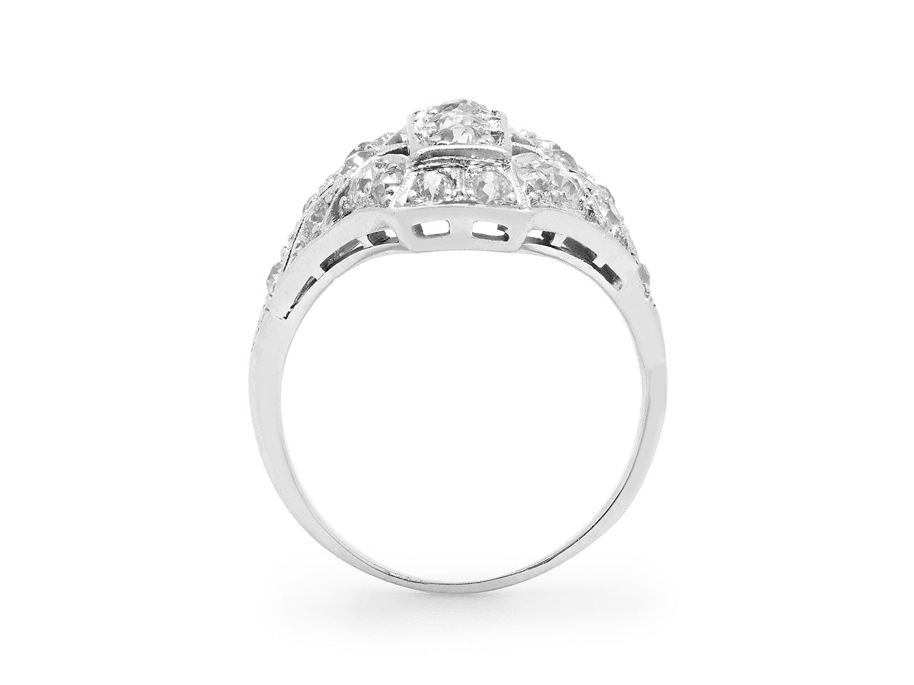 Art Deco Diamond Ring in Platinum