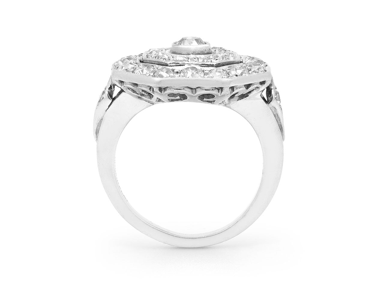 Art Deco Diamond Ring in Platinum