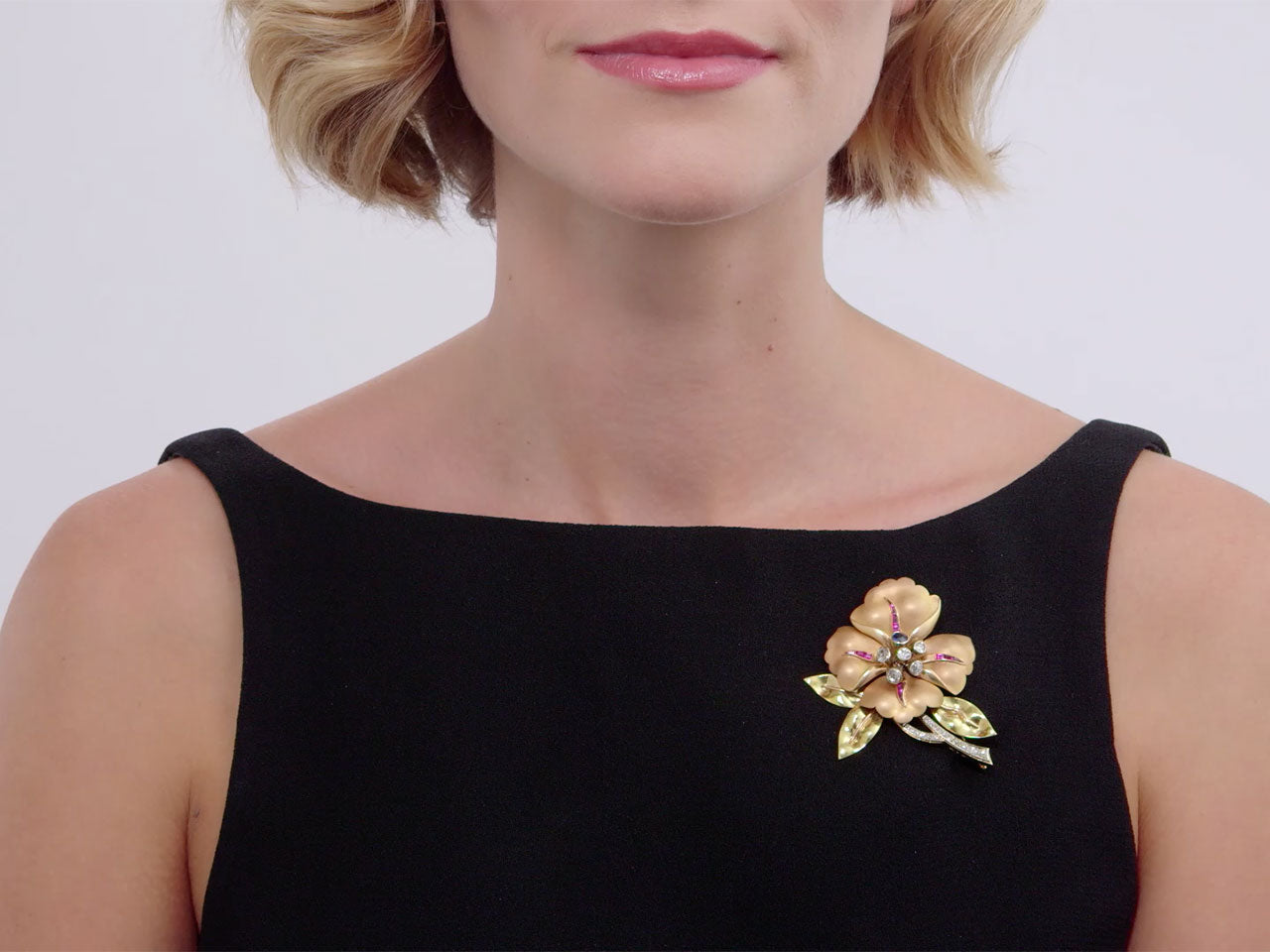 Retro Flower Brooch in 18K