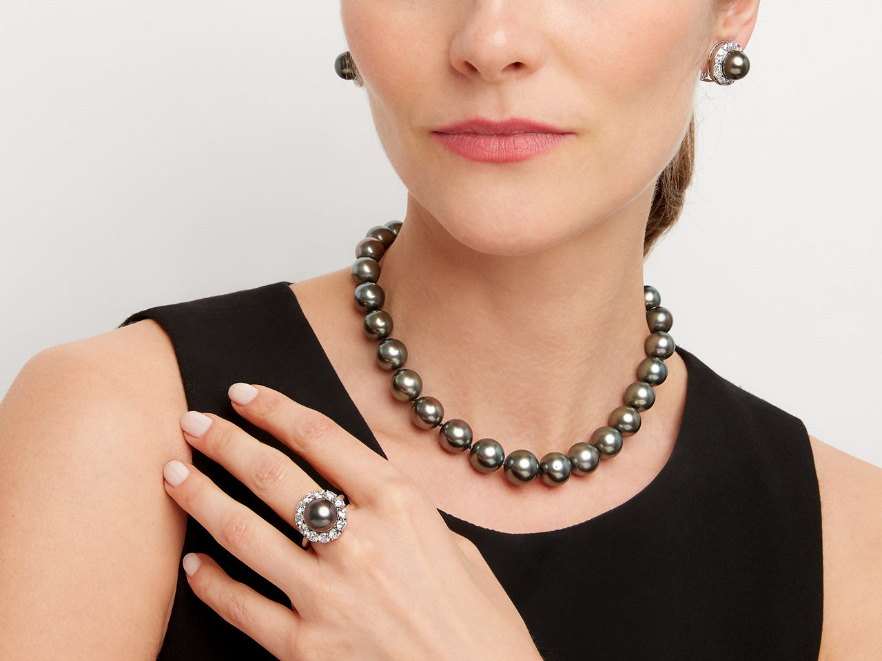 Harry Winston Tahitian Pearl and Diamond Set in Platinum and 18K