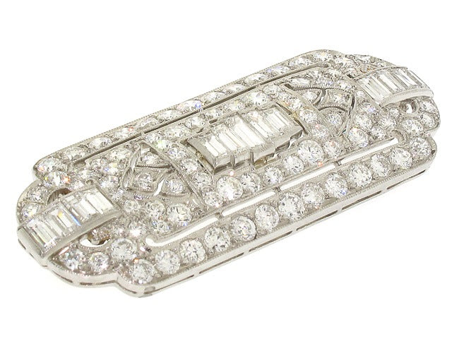 Art Deco Diamond Brooch in Platinum