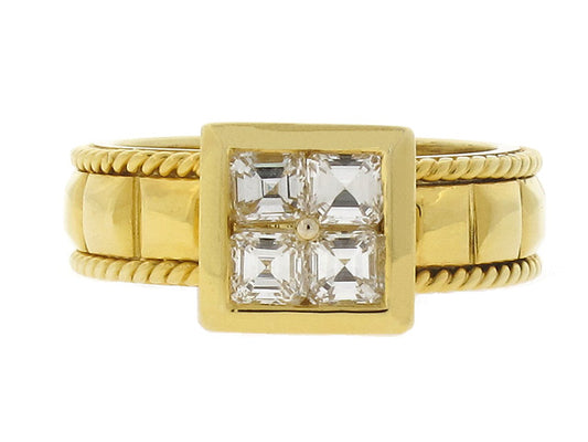 Square-cut Diamond Ring in 18K Gold