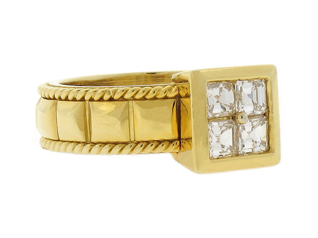 Square-cut Diamond Ring in 18K Gold