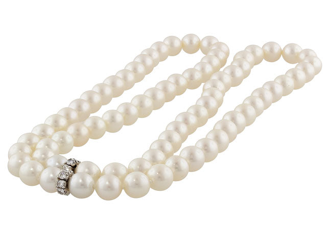 Pair of Akoya Pearl Necklaces in 14K Gold