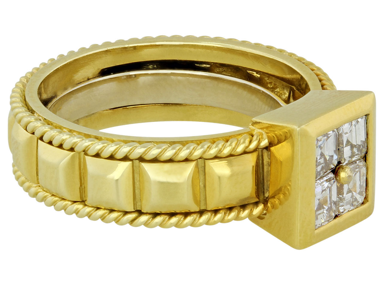 Square-cut Diamond Ring in 18K Gold