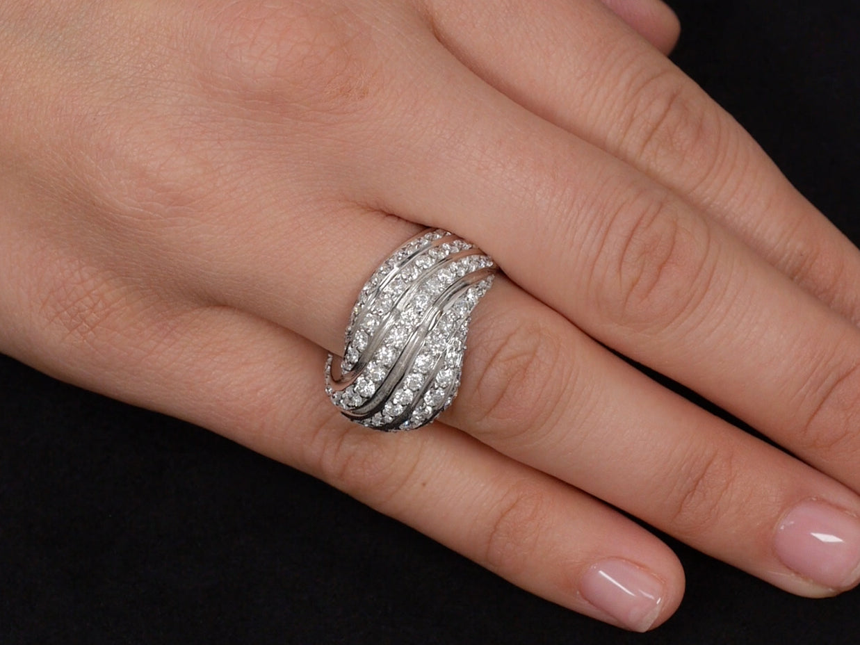 Diamond Ring in 18K White Gold