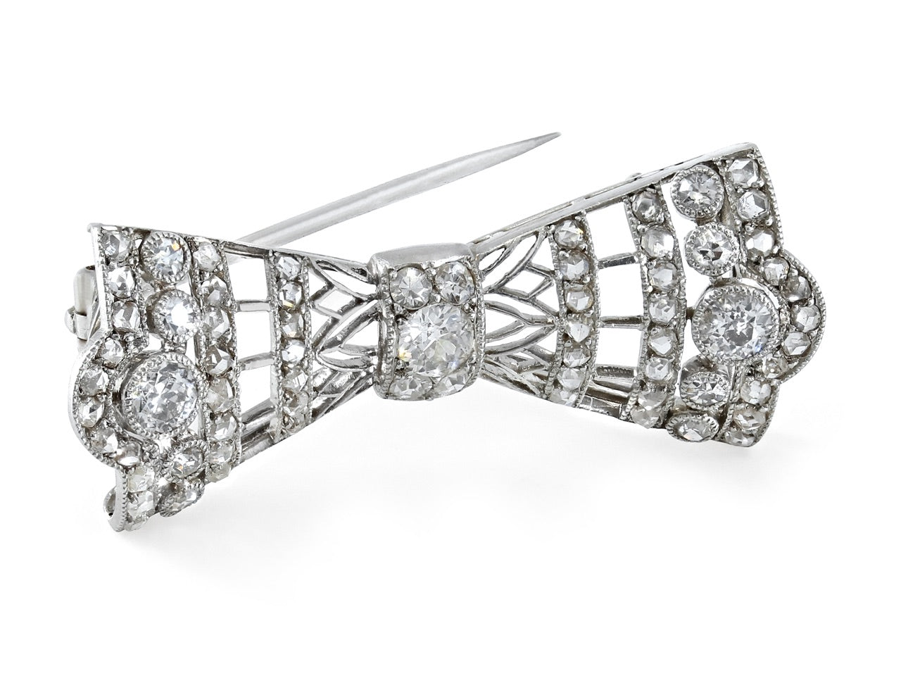 Antique Edwardian Diamond Bow Pin in Platinum