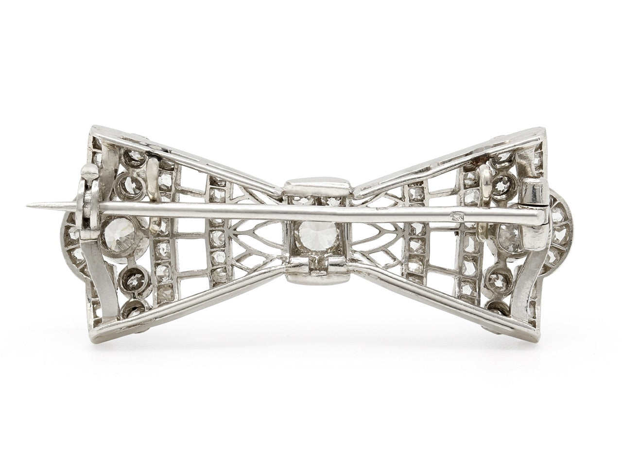 Antique Edwardian Diamond Bow Pin in Platinum