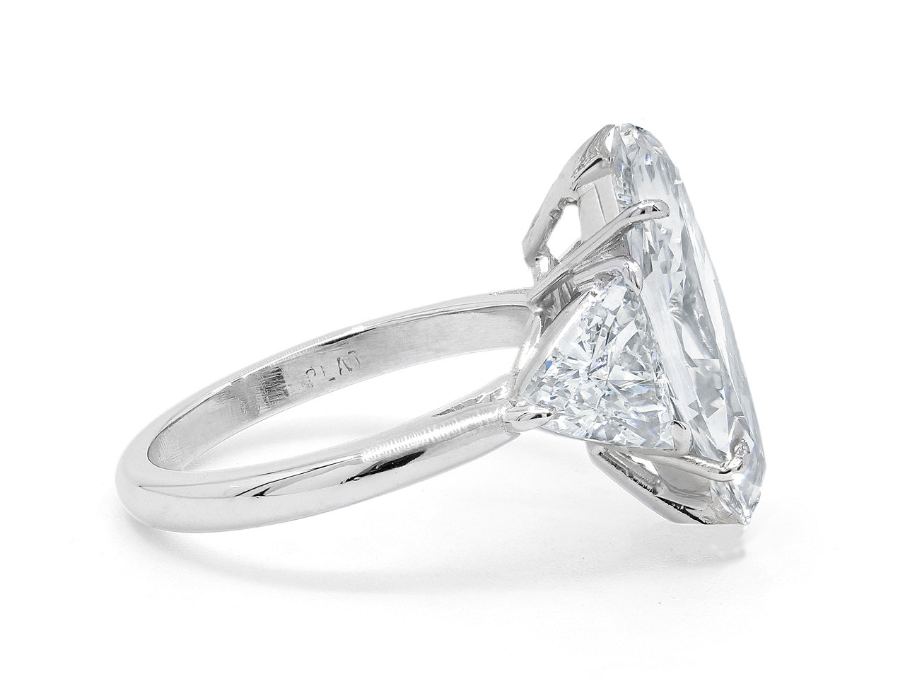 Marquise 'Moval' Diamond Ring in Platinum, 3.70 carat I/VS-1