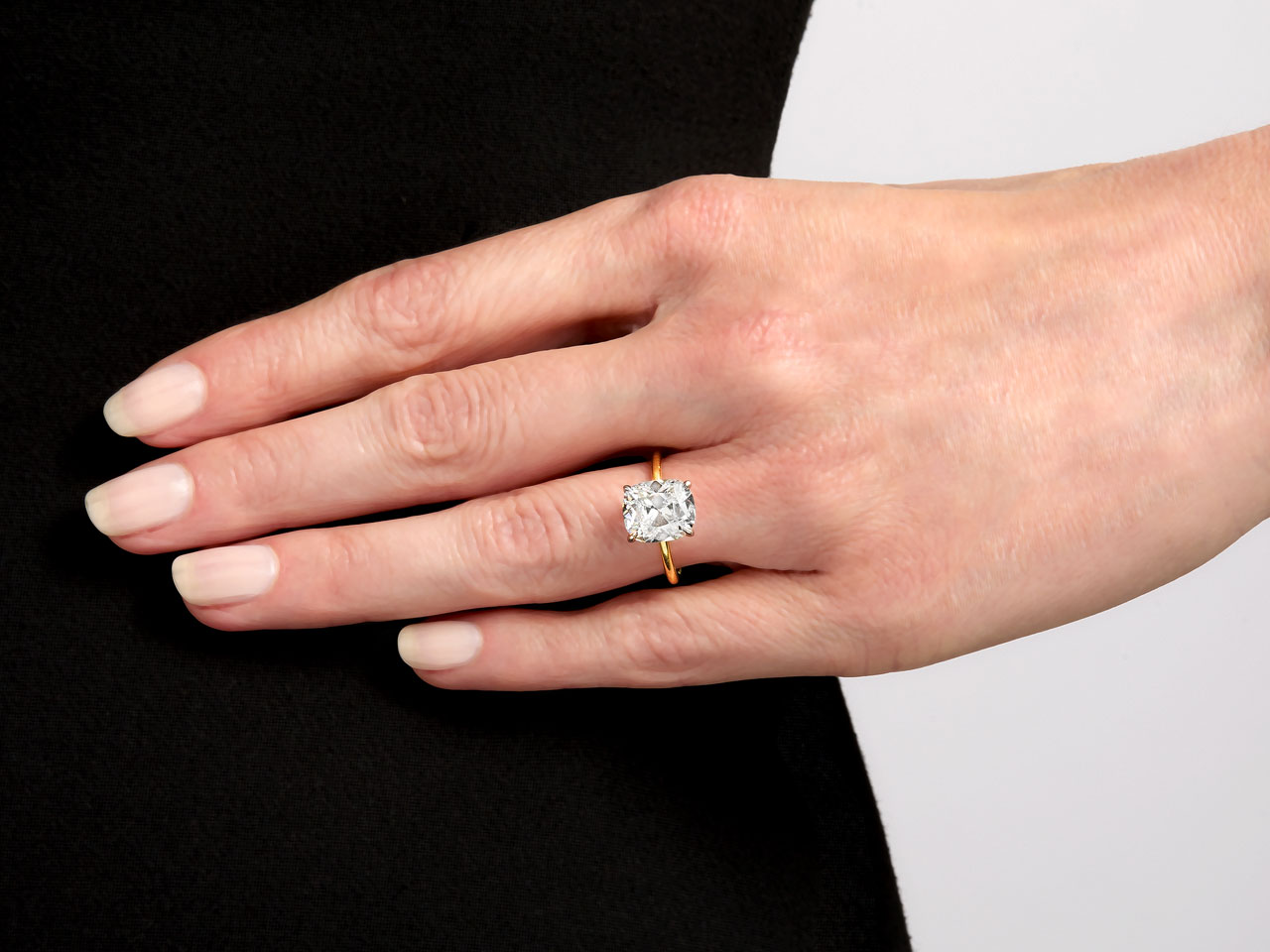 Beladora 'Bespoke' Brilliant Cushion-cut Diamond Ring, 3.14 Carats H/VS-2, in 18K Gold