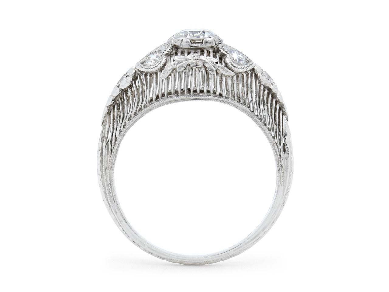 Art Deco Diamond Ring in Platinum