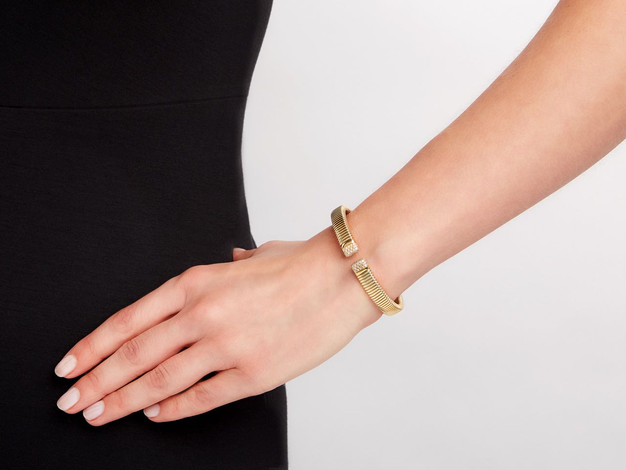 Tubogas Bracelet with Diamonds, Medium, by Beladora, in 18K Gold