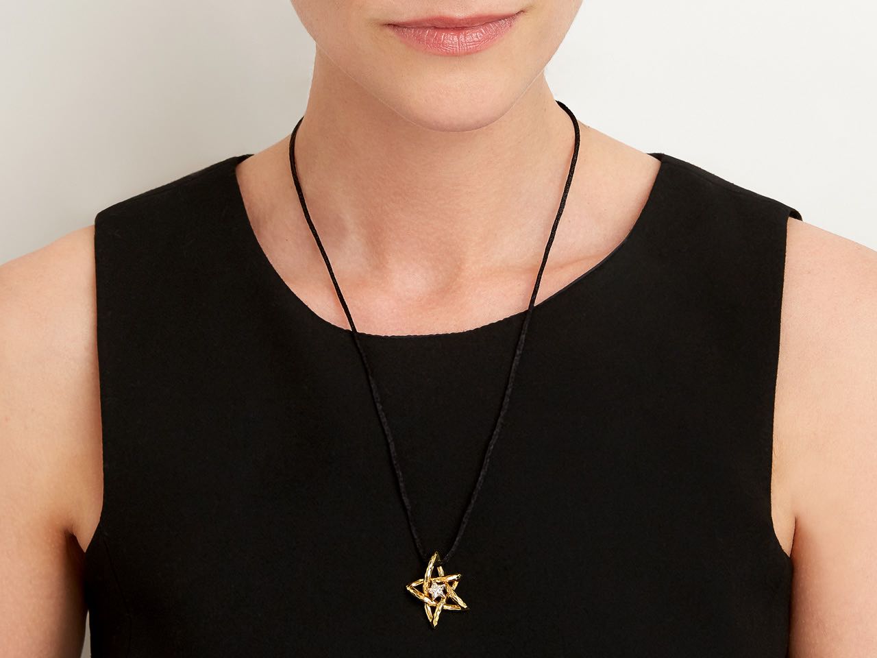 Henry Dunay Diamond Star Pendant in 18K Yellow Gold