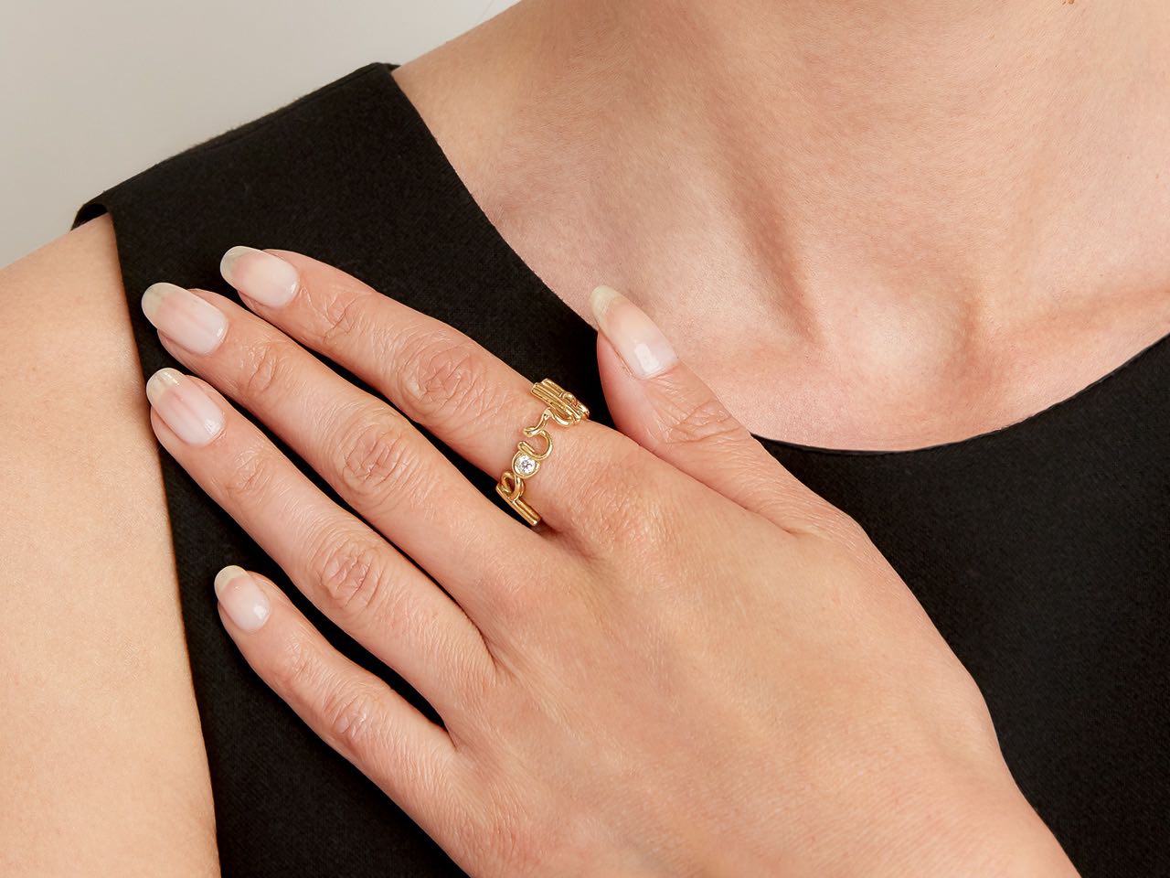 'Written' Ring in 18K Gold, by Solange Azagury-Partridge