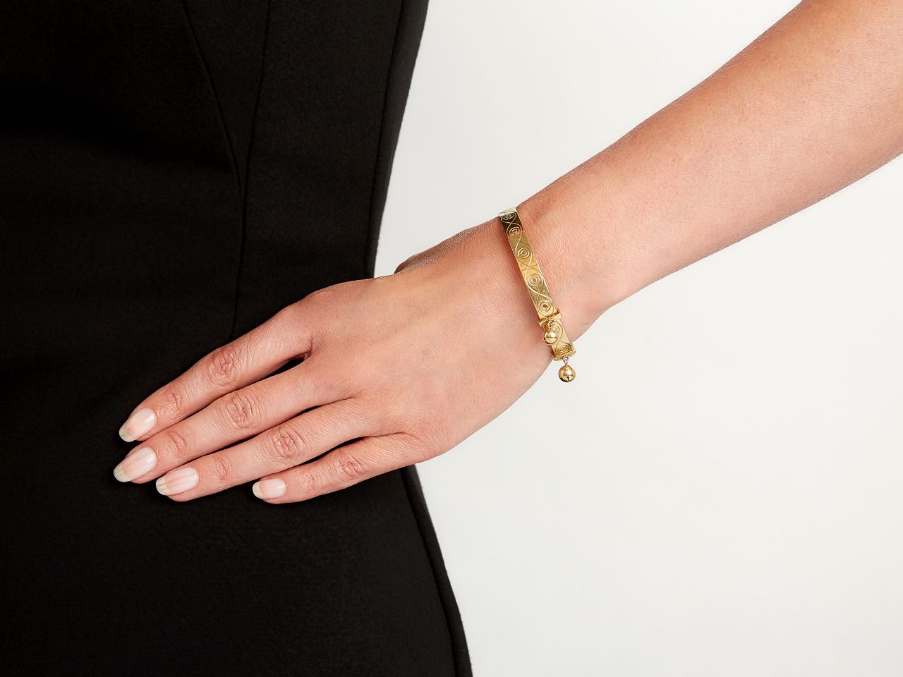 Asprey Bangle Bracelet in 18K Gold