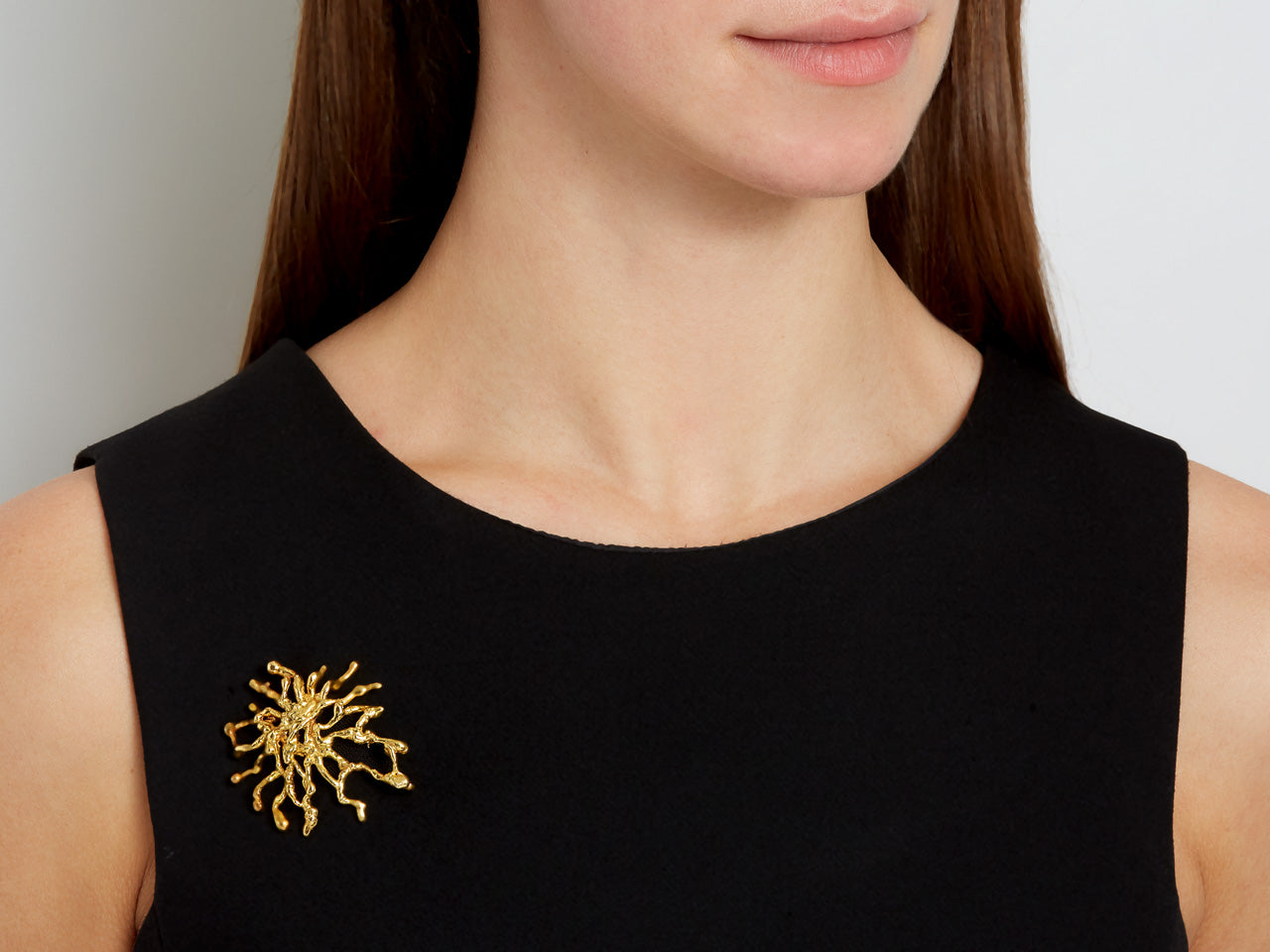 Asymmetrical Brooch/Pendant in 18K Gold