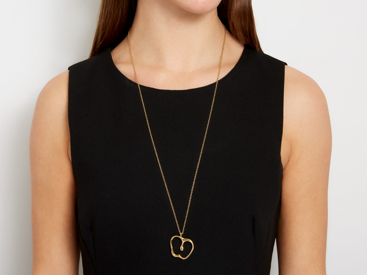 Tiffany & Co. Elsa Peretti Apple Necklace in 18k Gold