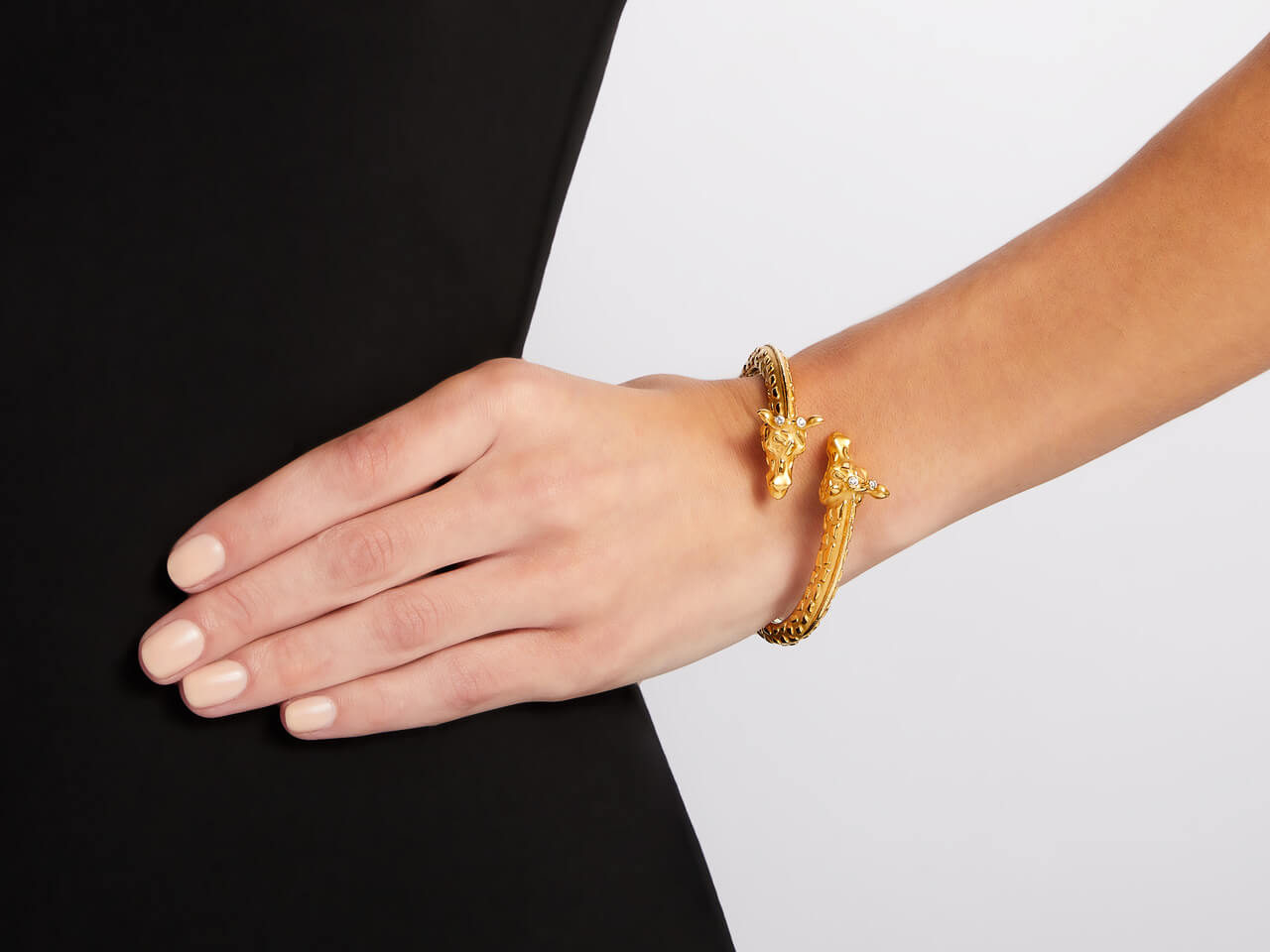 Carrera y Carrera Giraffe Bangle in 18K Gold