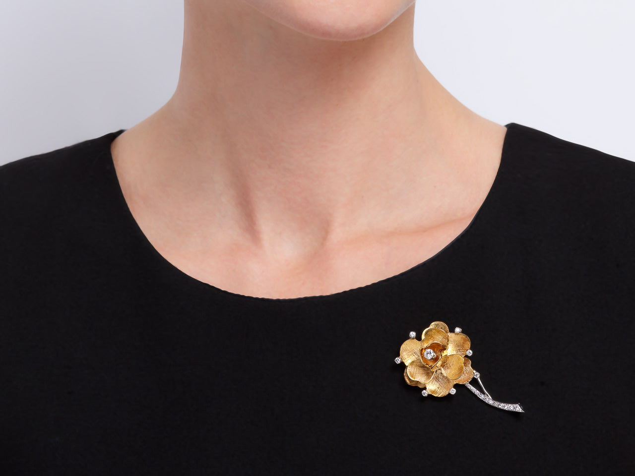 Diamond Flower Brooch in 18K Gold