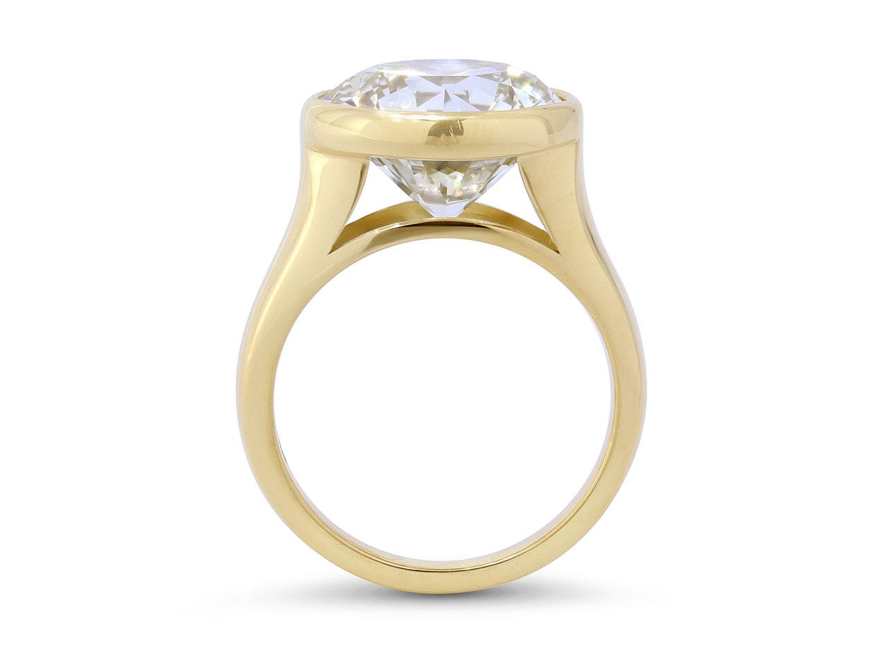 Beladora 'Bespoke' Bezel-set Diamond, 7.09 carats, in 18K Gold