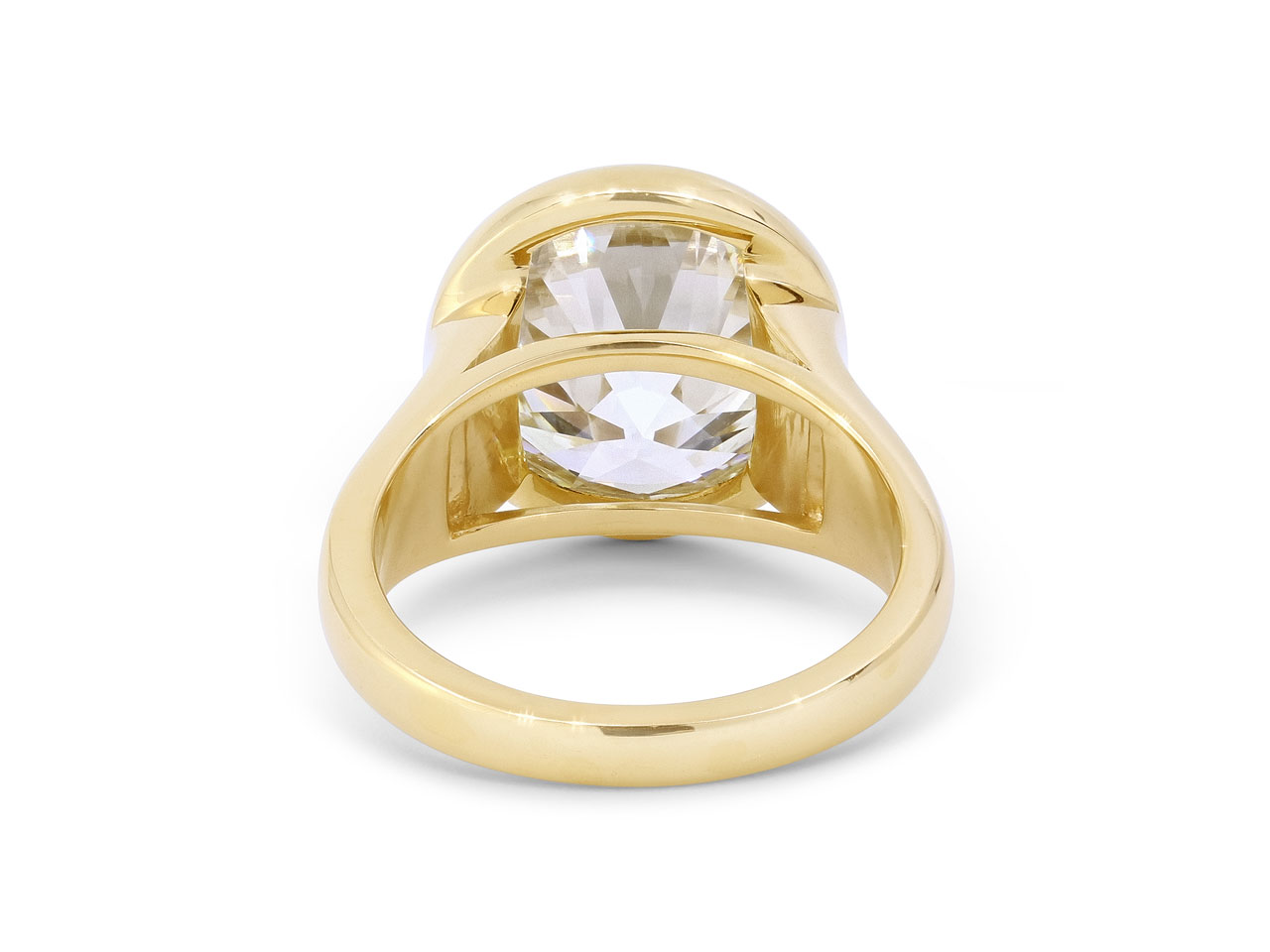 Beladora 'Bespoke' Bezel-set Diamond, 7.09 carats, in 18K Gold