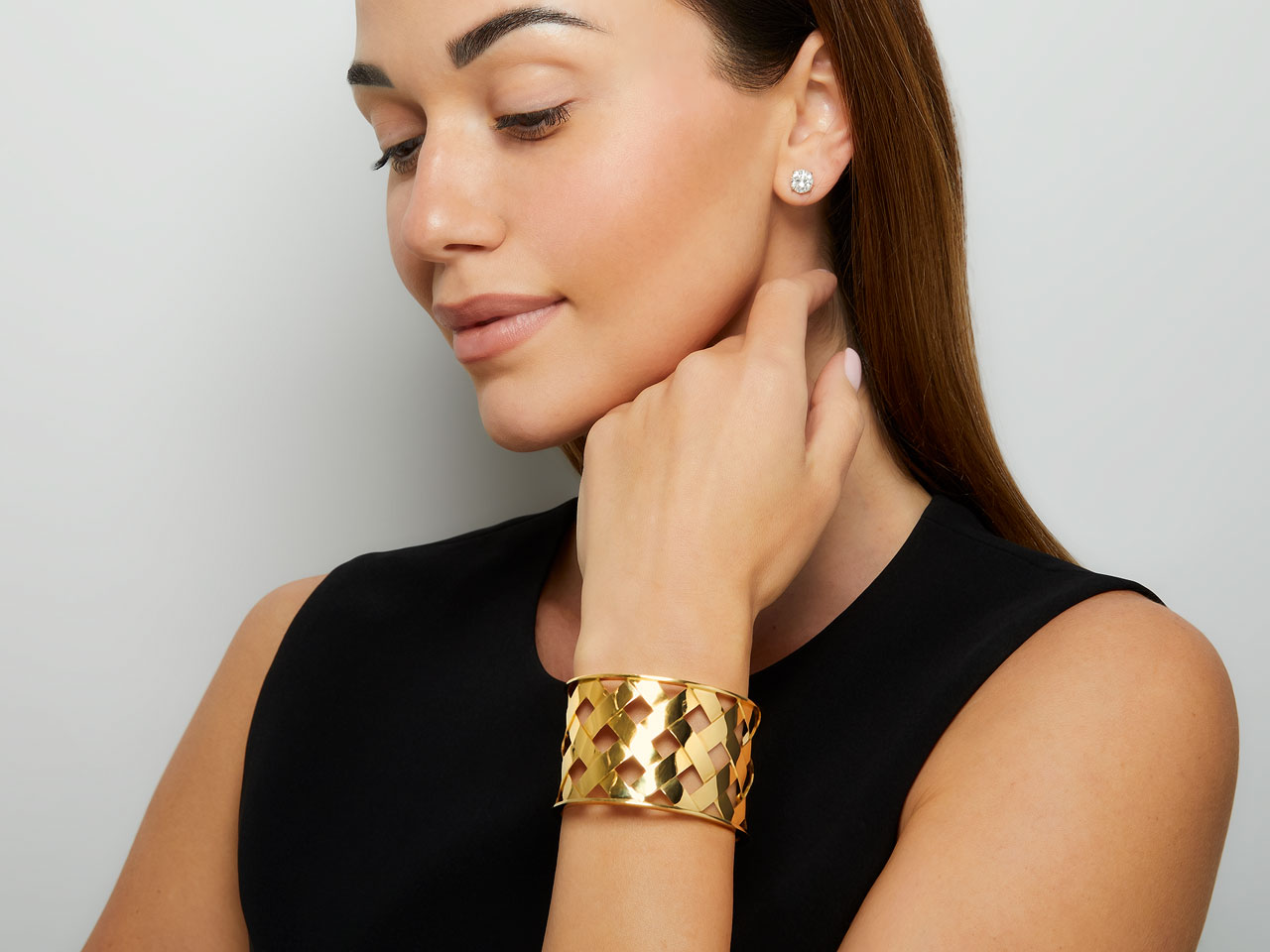 Verdura 'Criss Cross' Cuff Bracelet in 18K Gold