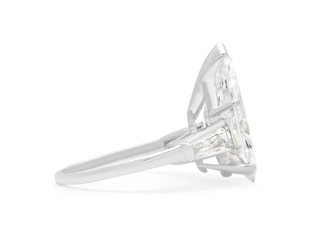 Pear-shape Diamond Ring, 5.76 Carats H/SI2, in Platinum