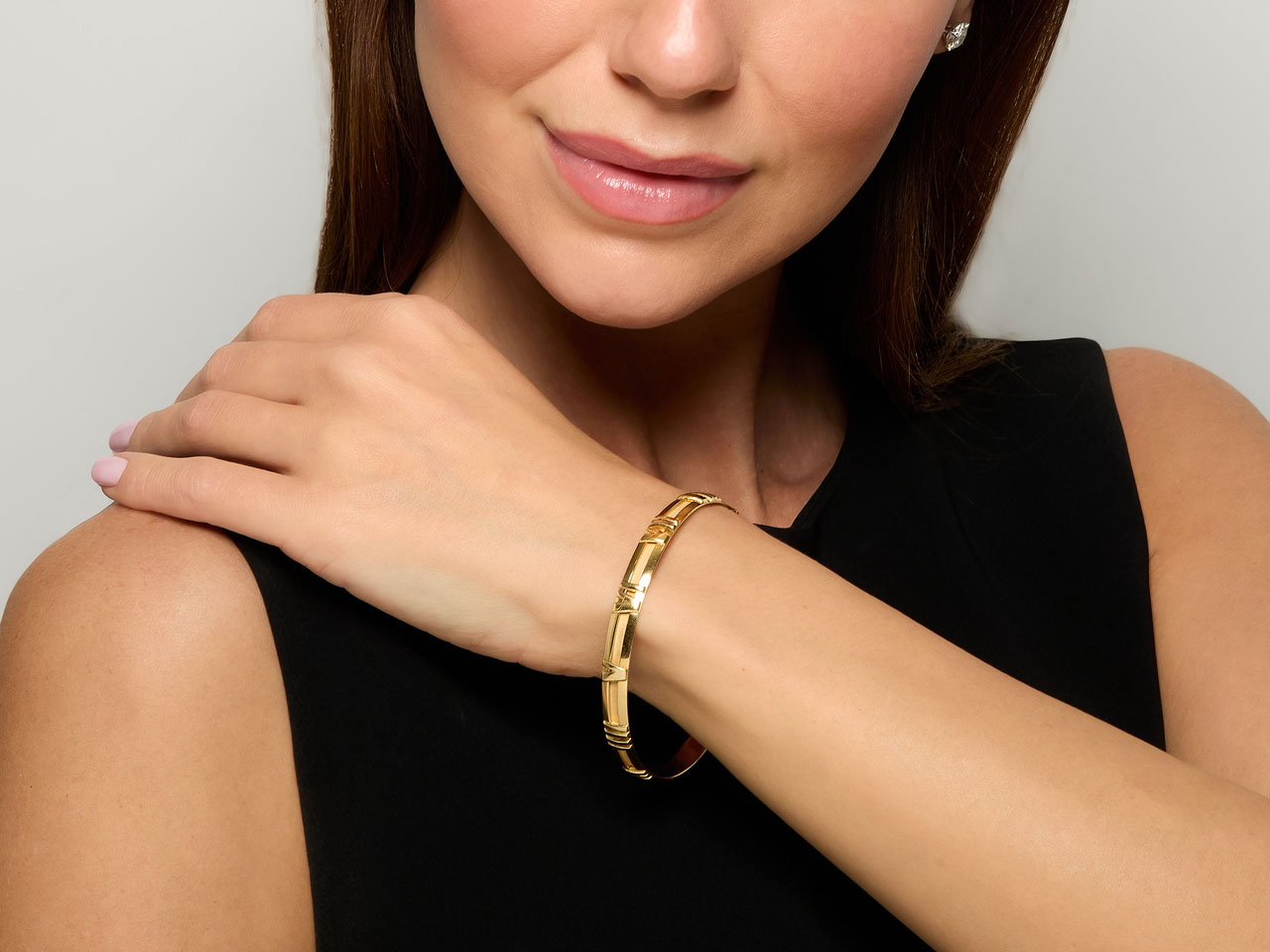 Tiffany & Co. 'Atlas' Bangle Bracelet in 18K Gold