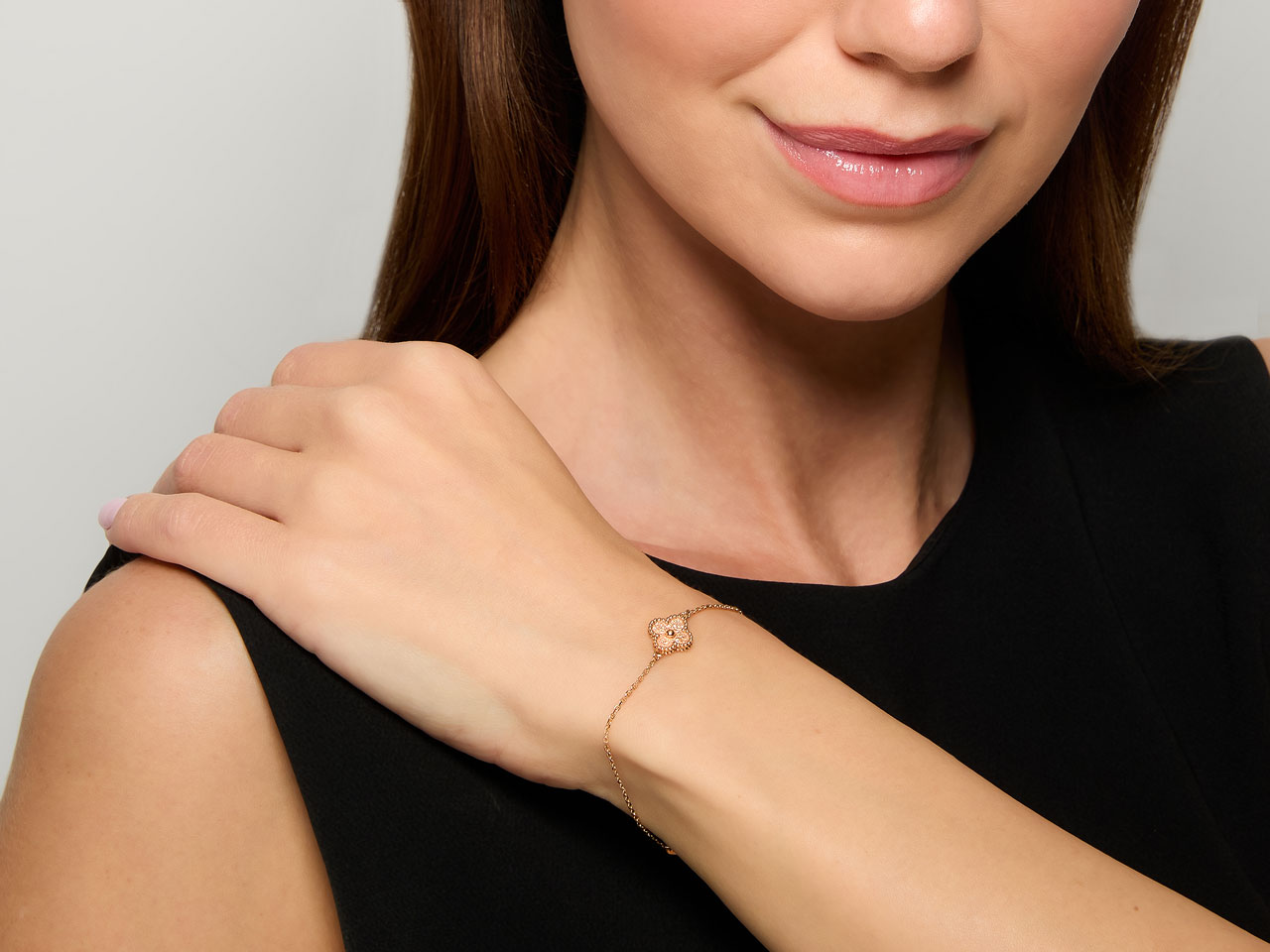 Van Cleef & Arpels 'Sweet Alhambra' Bracelet in 18K Rose Gold