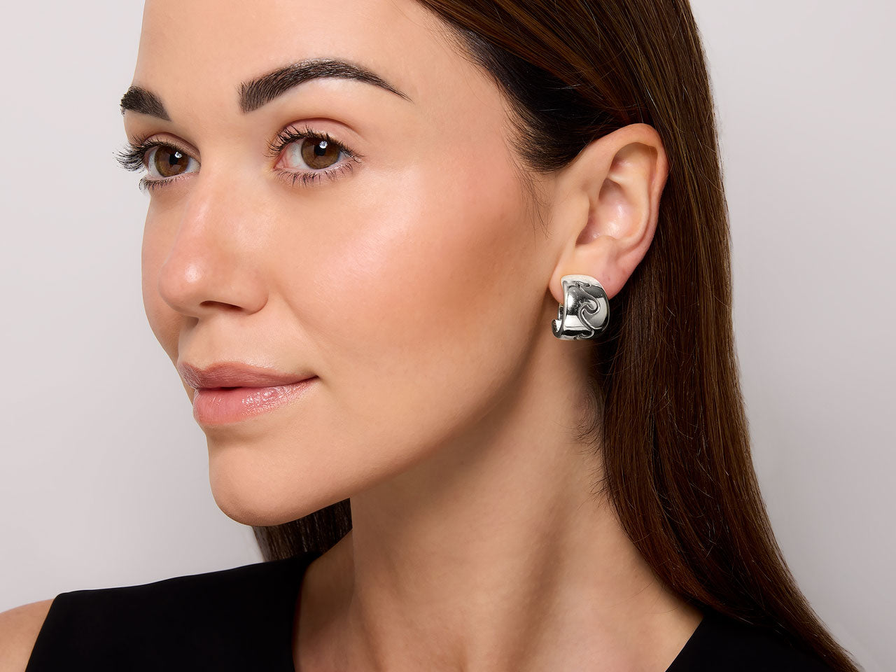 Van Cleef & Arpels Earrings in 18K White Gold