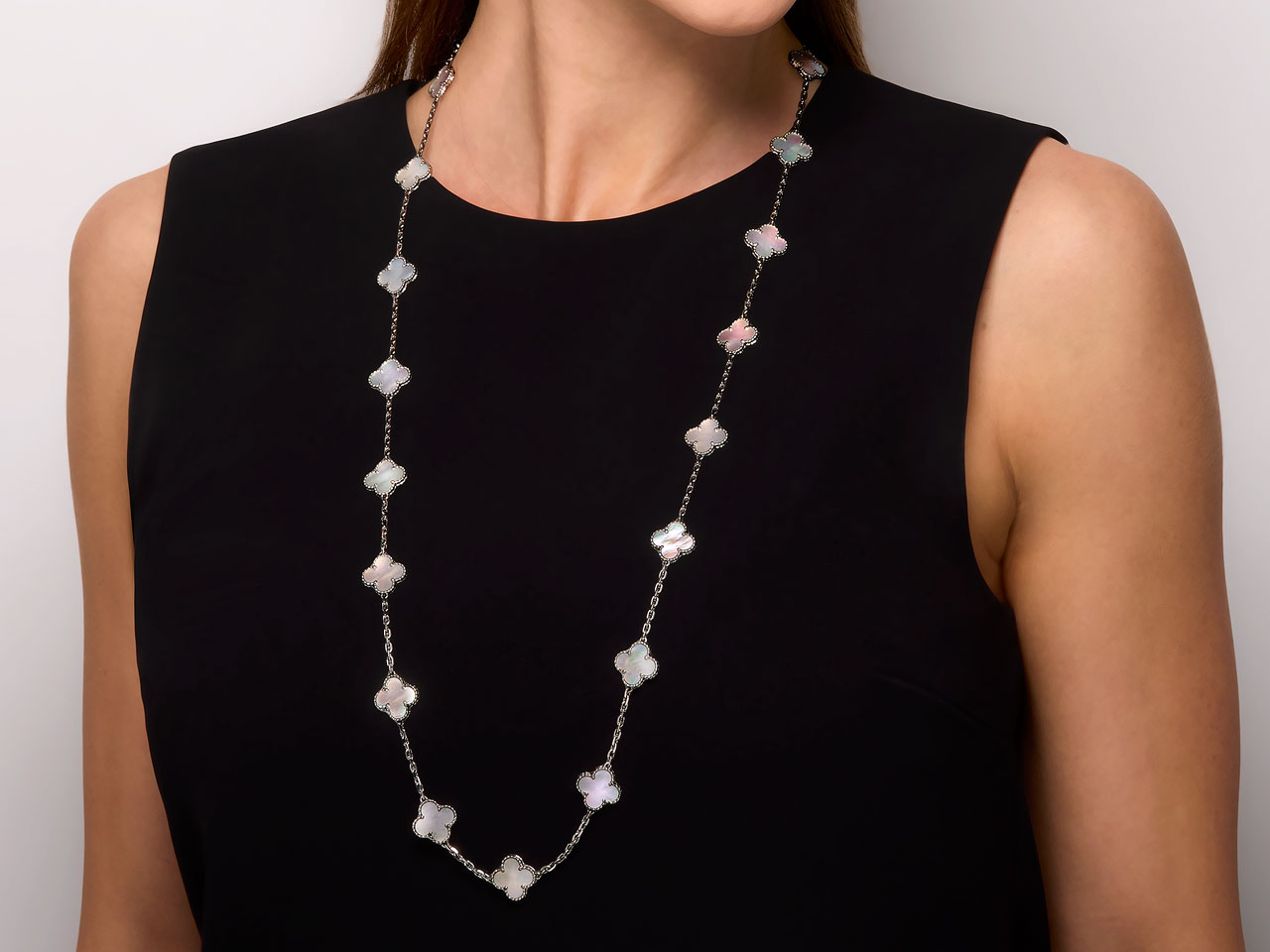 Van Cleef & Arpels 'Vintage Alhambra' Mother-of-Pearl Necklace, 20 motifs, in 18K White Gold