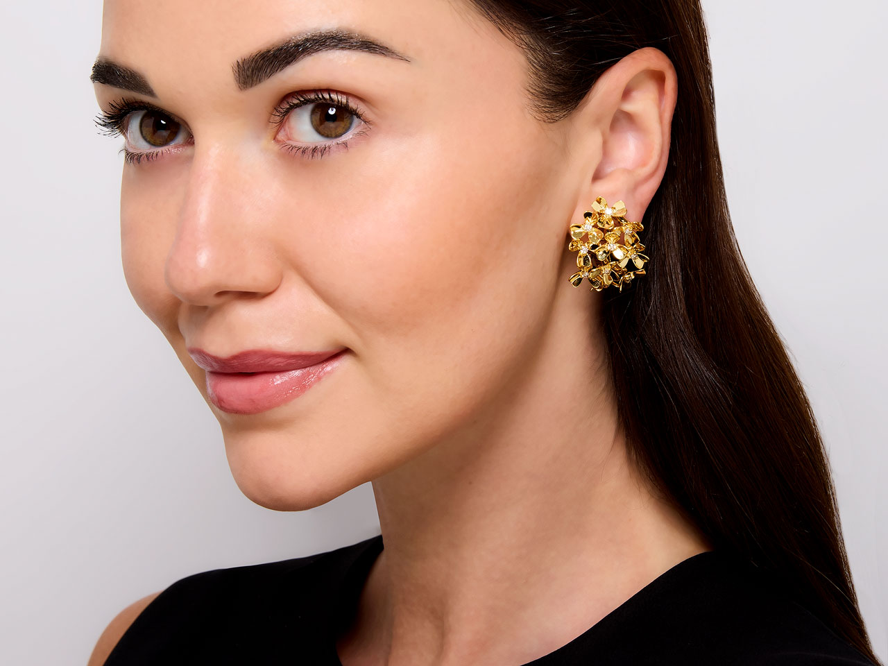 Diamond Flower Earrings in 18K Gold