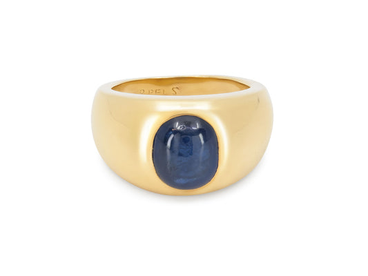 Van Cleef & Arpels Cabochon Sapphire Ring in 18K Gold