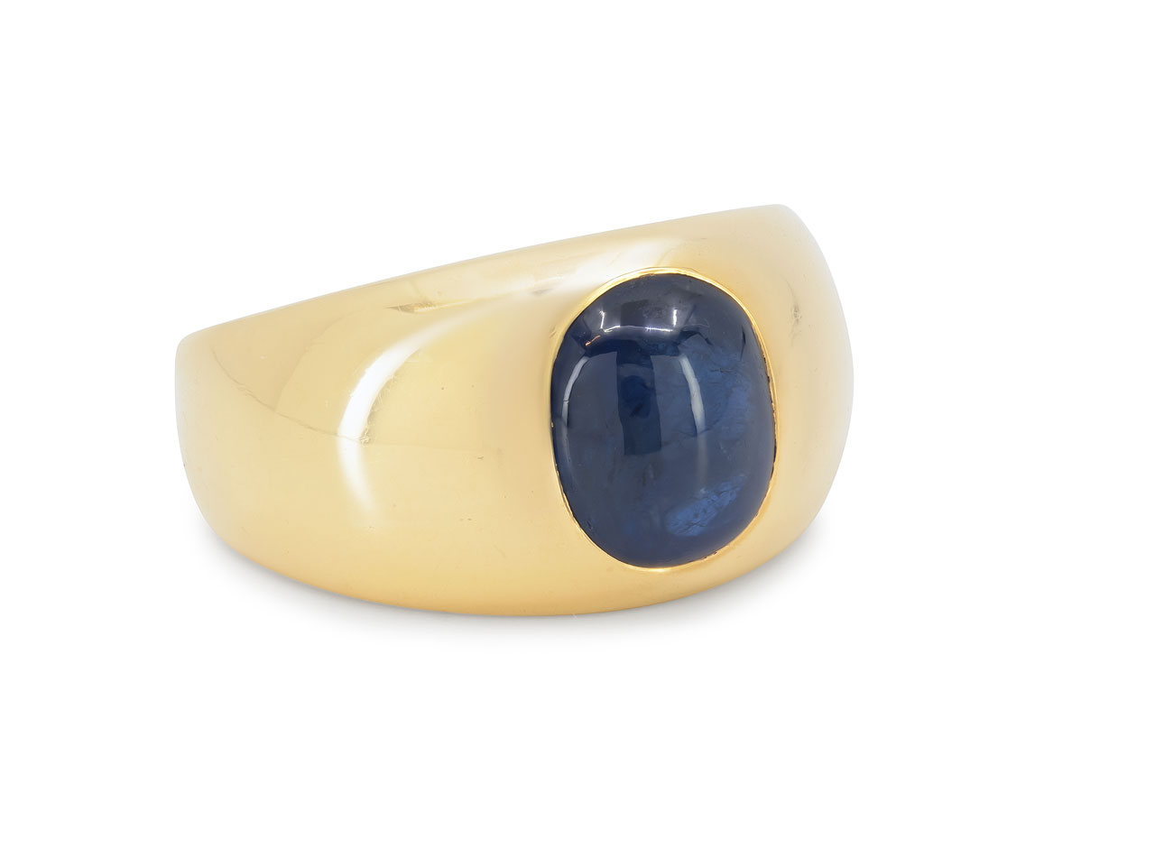 Van Cleef & Arpels Cabochon Sapphire Ring in 18K Gold