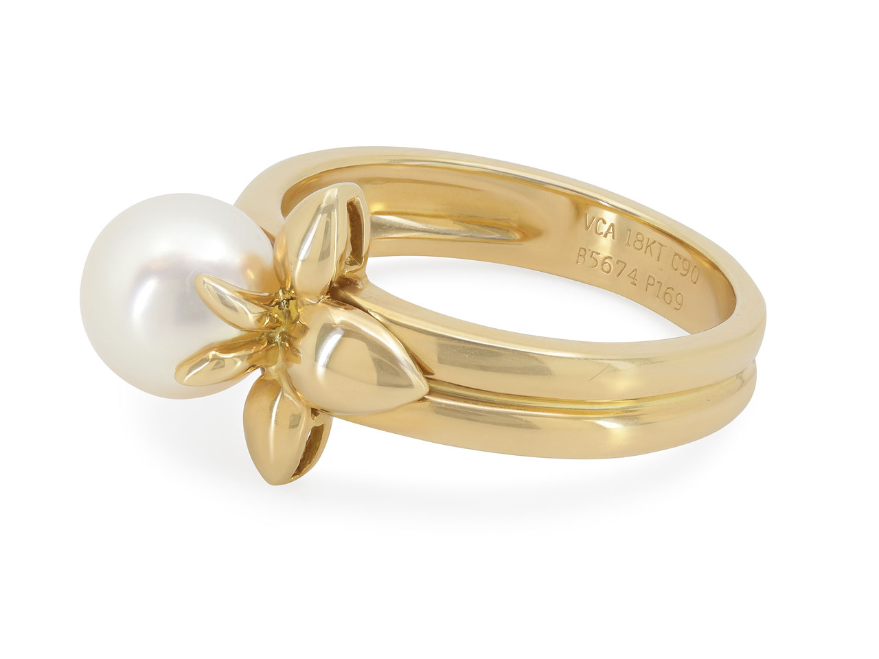 Van Cleef & Arpels Pearl Flower Ring in 18K Gold