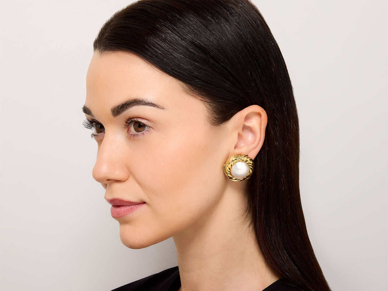 Mabe Pearl Earrings in 18K Gold