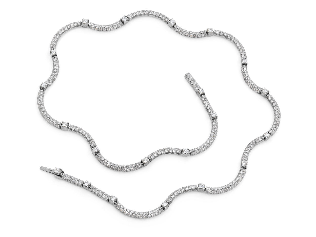 Diamond Scalloped Necklace in 18K White Gold