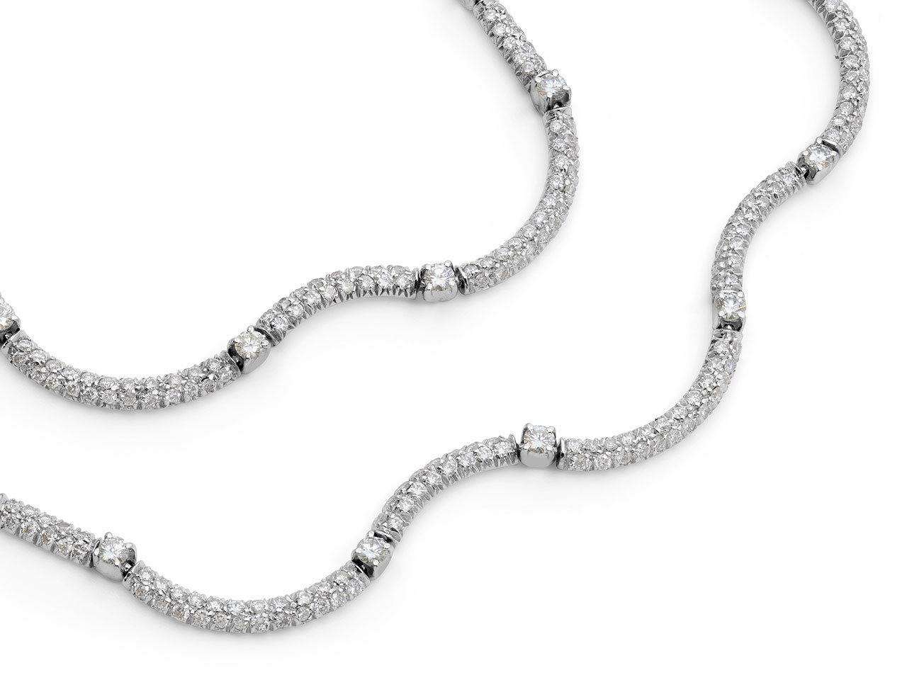 Diamond Scalloped Necklace in 18K White Gold